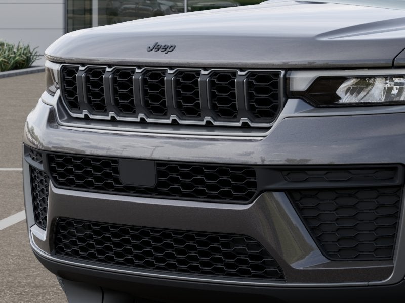 2026 Jeep Grand Cherokee Laredo 4X4