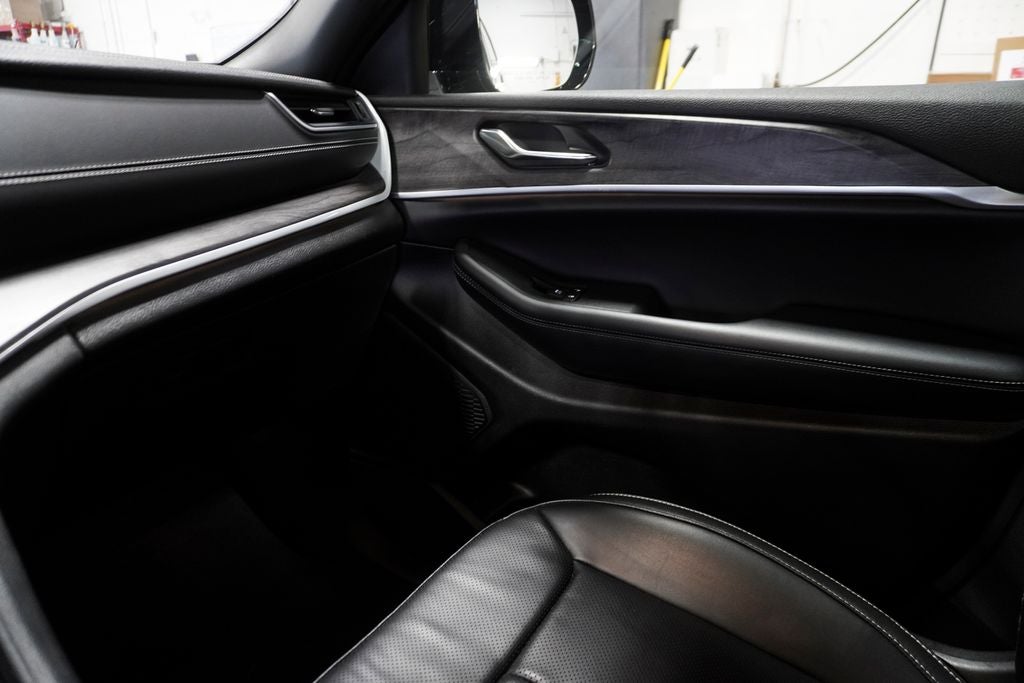 2024 Jeep Grand Cherokee Limited Navigation System & Dual-Pane Panoramic Sunroof