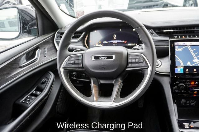 2023 Jeep Grand Cherokee Limited Blackout Package with Navigation
