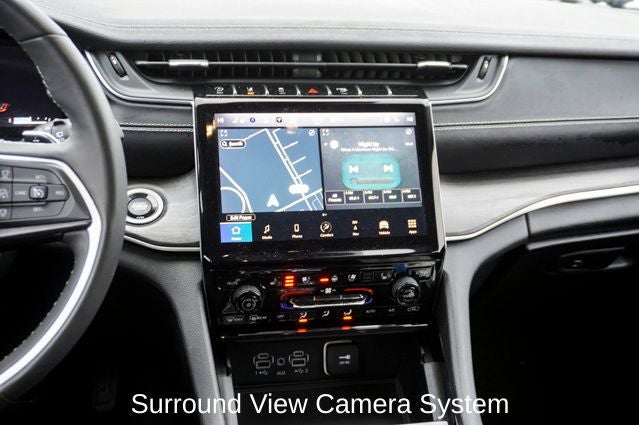 2023 Jeep Grand Cherokee Limited Blackout Package with Navigation