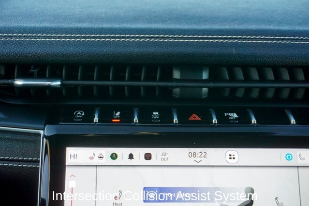 2023 Jeep Grand Cherokee Limited Blackout Package with Navigation