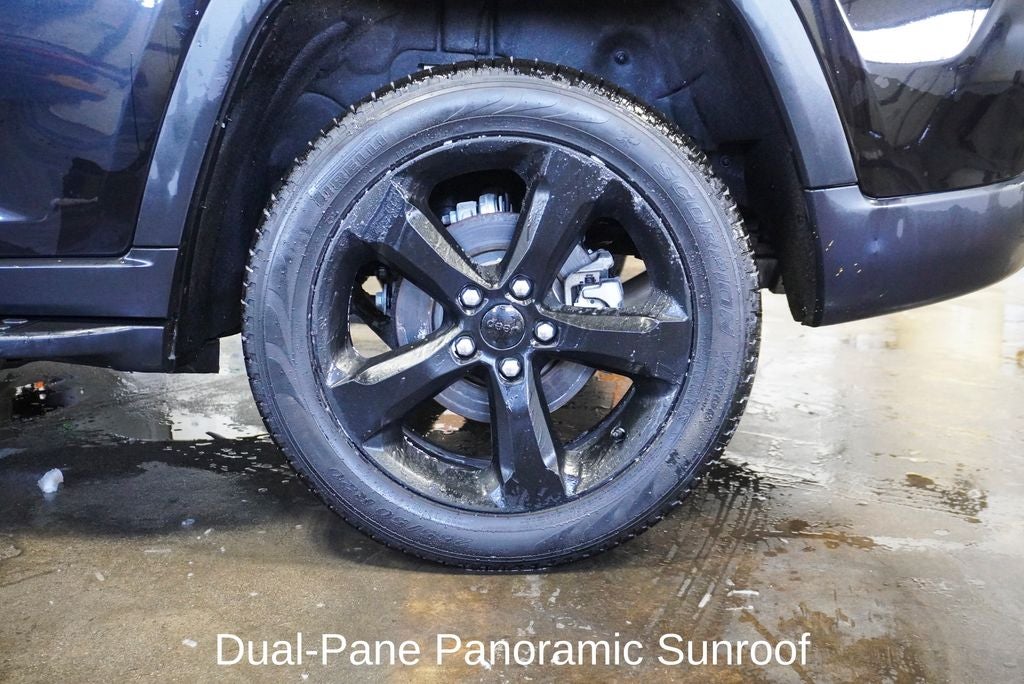 2024 Jeep Grand Cherokee Limited Navigation System & Dual-Pane Panoramic Sunroof