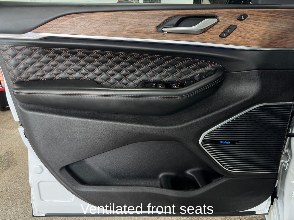 2023 Jeep Grand Cherokee Summit