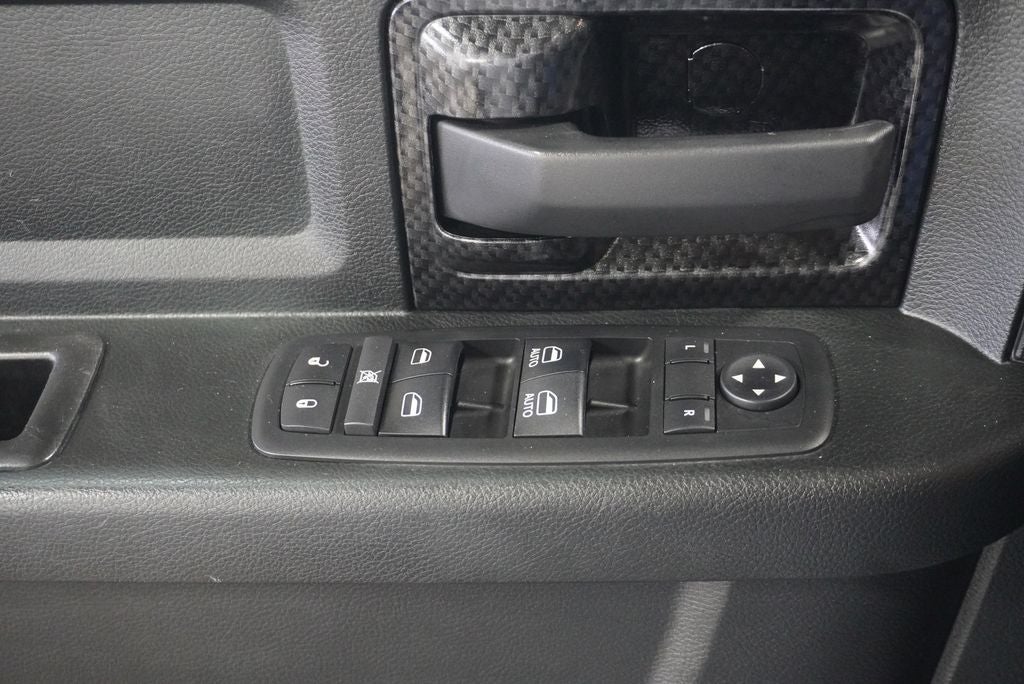 2017 RAM 1500 Express Leer Paint To Match Topper