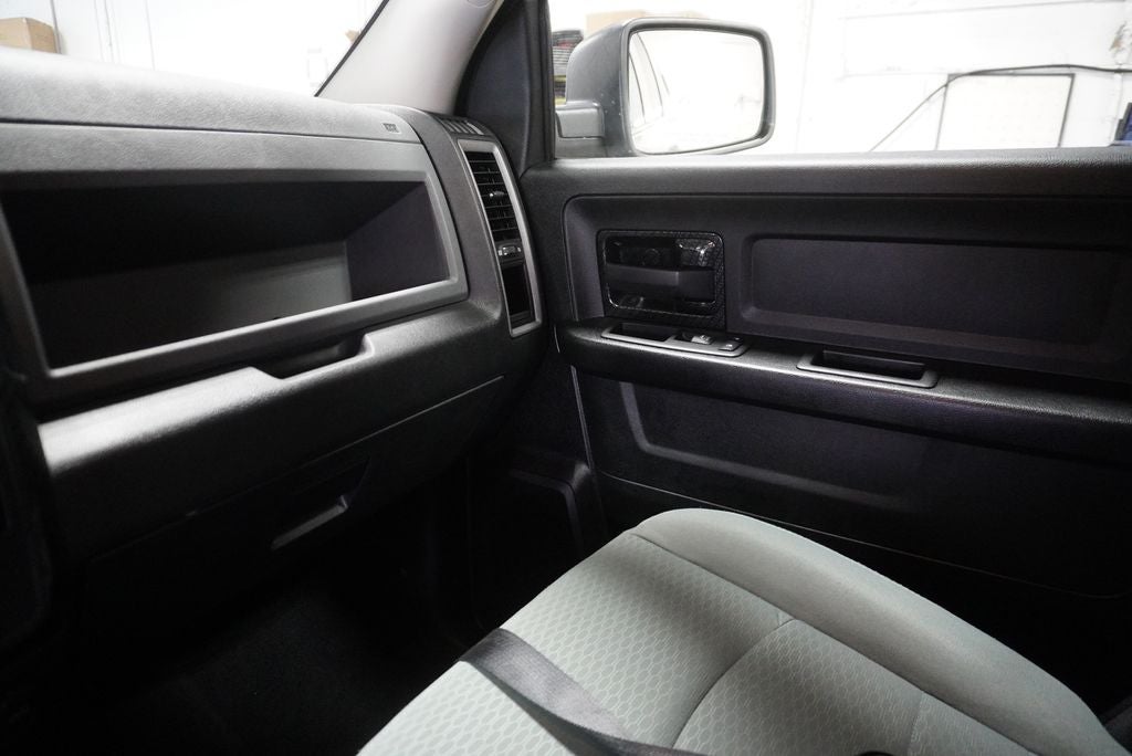 2017 RAM 1500 Express Leer Paint To Match Topper