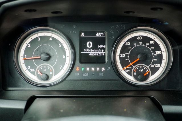 2022 RAM 1500 Classic SLT Apple CarPlay & ParkView Rear Back-Up Camera