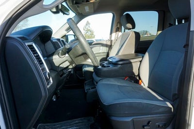 2022 RAM 1500 Classic SLT Integrated Voice Command w/Bluetooth & ParkView Re