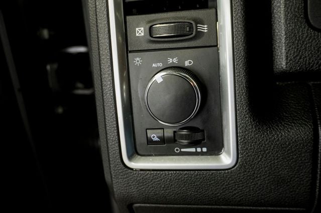 2023 RAM 1500 Classic SLT ParkView Rear Back-Up Camera & Apple CarPlay