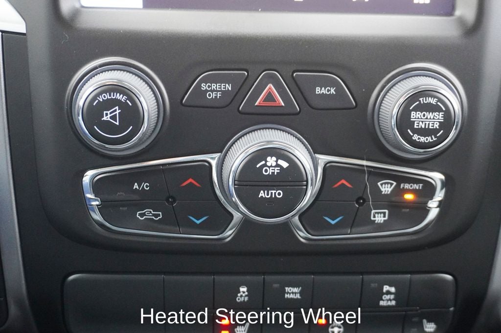 2022 RAM 1500 Classic SLT ParkView Rear Back-Up Camera & Integrated Voice Co