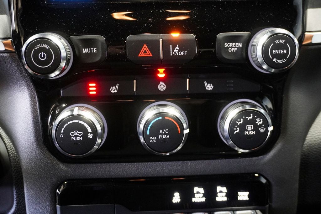 2025 RAM 1500 Big Horn/Lone Star Integrated Voice Command w/Bluetooth