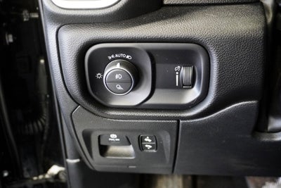 2025 RAM 1500 Big Horn/Lone Star Integrated Voice Command w/Bluetooth