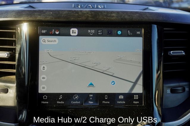 2022 RAM 1500 Big Horn/Lone Star Navigation System & ParkView Rear Back-Up Camera