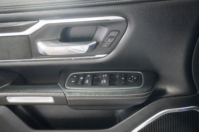 2023 RAM 1500 Laramie Dual-Pane Panoramic Sunroof -12" Touchscreen Displ