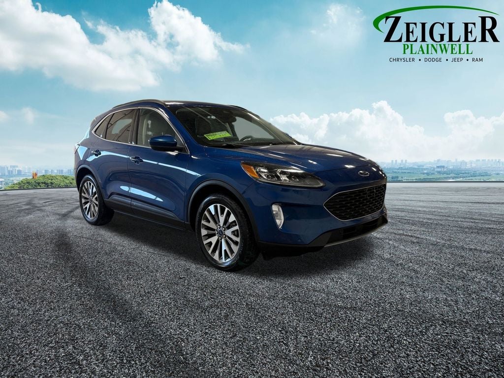 2022 Ford Escape Hybrid Titanium