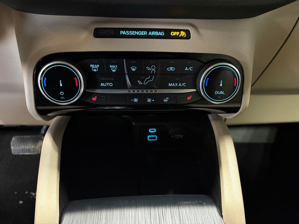 2022 Ford Escape Hybrid Titanium