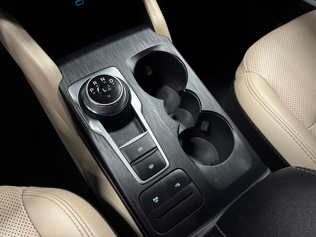 2022 Ford Escape Hybrid Titanium