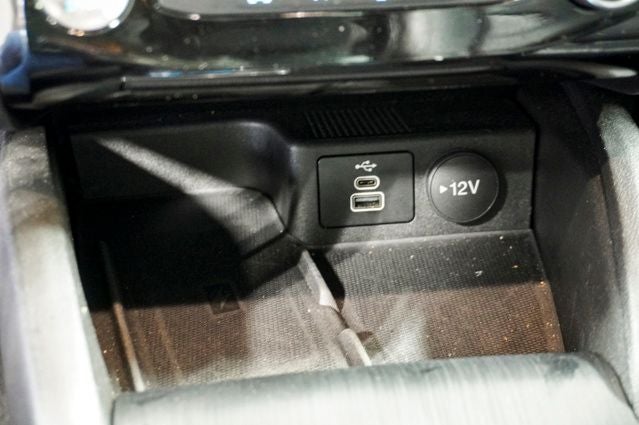 2025 Ford Escape Platinum 360-Degree Camera w/Split View & Navigation