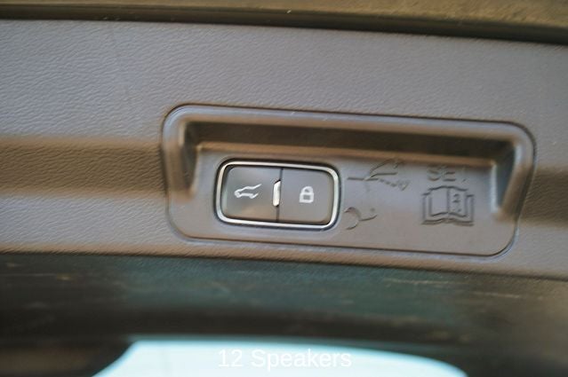 2022 Ford Explorer ST-Line Twin Panel Moonroof & SYNC 3/Apple CarPlay/Android