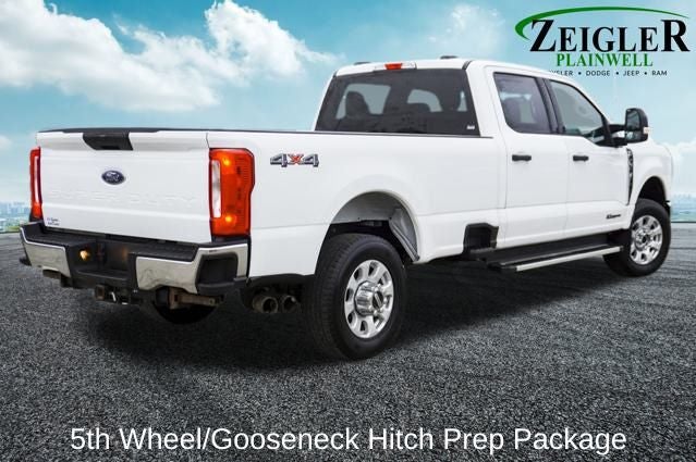 2023 Ford F-350SD XLT 5th Wheel/Gooseneck Hitch Prep Package