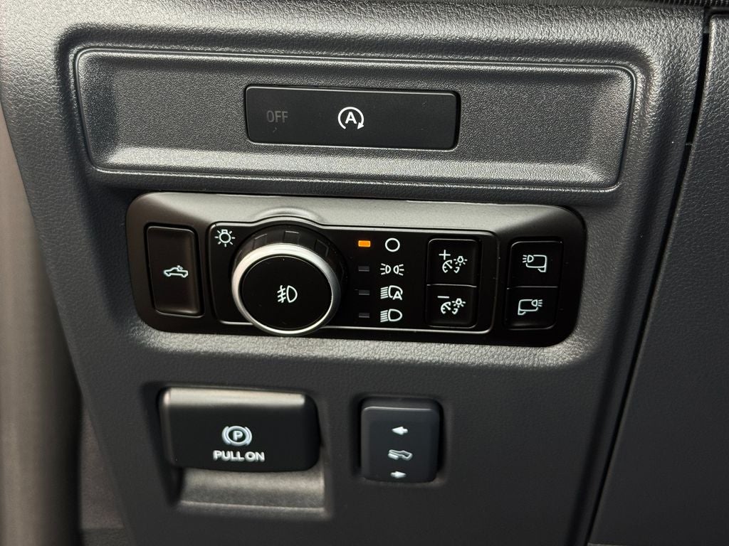 2025 Ford F-150 Lariat Navigation system