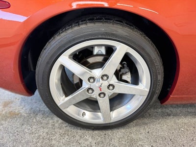 2005 Chevrolet Corvette Base ETR AM/FM Stereo w/CD/MP3/Navigation