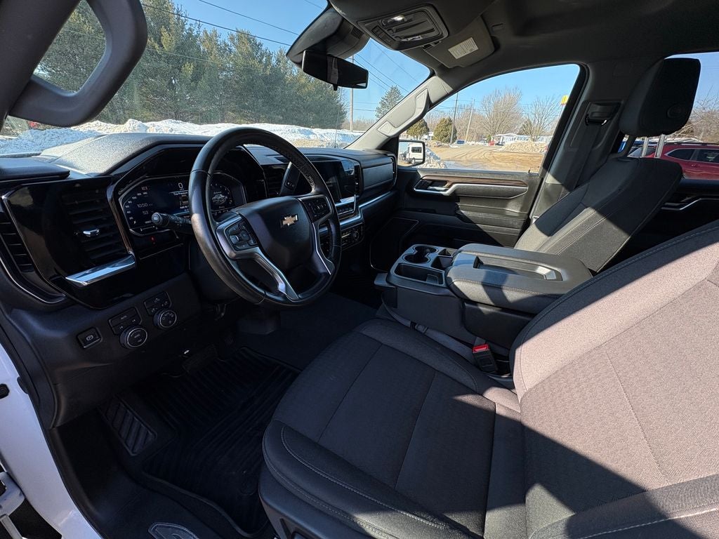 2025 Chevrolet Silverado 1500 LT LT1