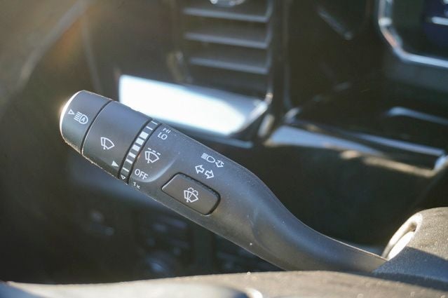 2025 Chevrolet Silverado 1500 LT Navigation System & Apple CarPlay/Android Auto