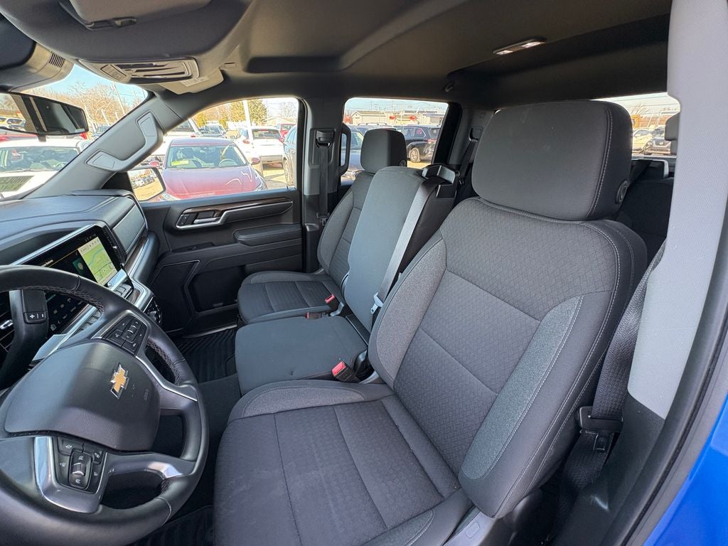 2025 Chevrolet Silverado 1500 LT Navigation System & Apple CarPlay/Android Auto