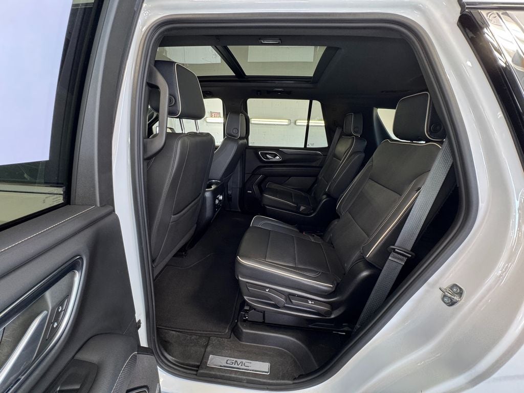 2024 GMC Yukon SLT Navigation System