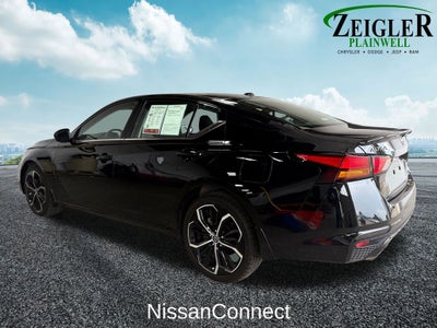 2025 Nissan Altima 2.5 SR Single Panel Moonroof