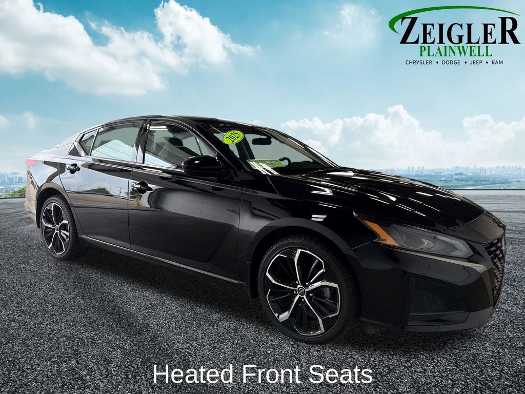2025 Nissan Altima 2.5 SR Single Panel Moonroof