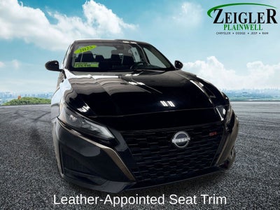 2025 Nissan Altima 2.5 SR Single Panel Moonroof