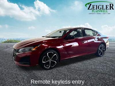 2024 Nissan Altima 2.5 SR Moonroof