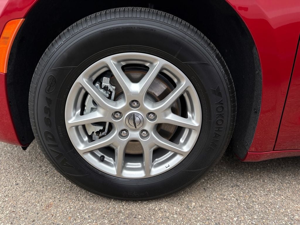 2025 Chrysler Pacifica Select