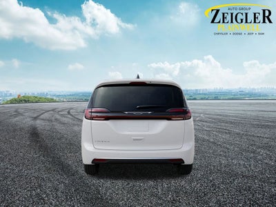 2027 Chrysler Pacifica Select
