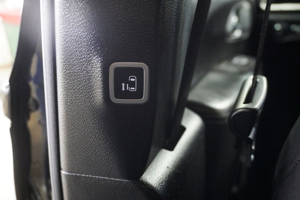 2023 Chrysler Pacifica Touring Apple CarPlay/Android Auto