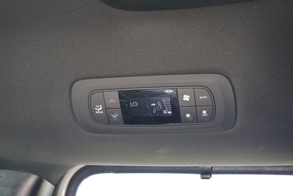 2020 Chrysler Pacifica Touring 3rd row seat