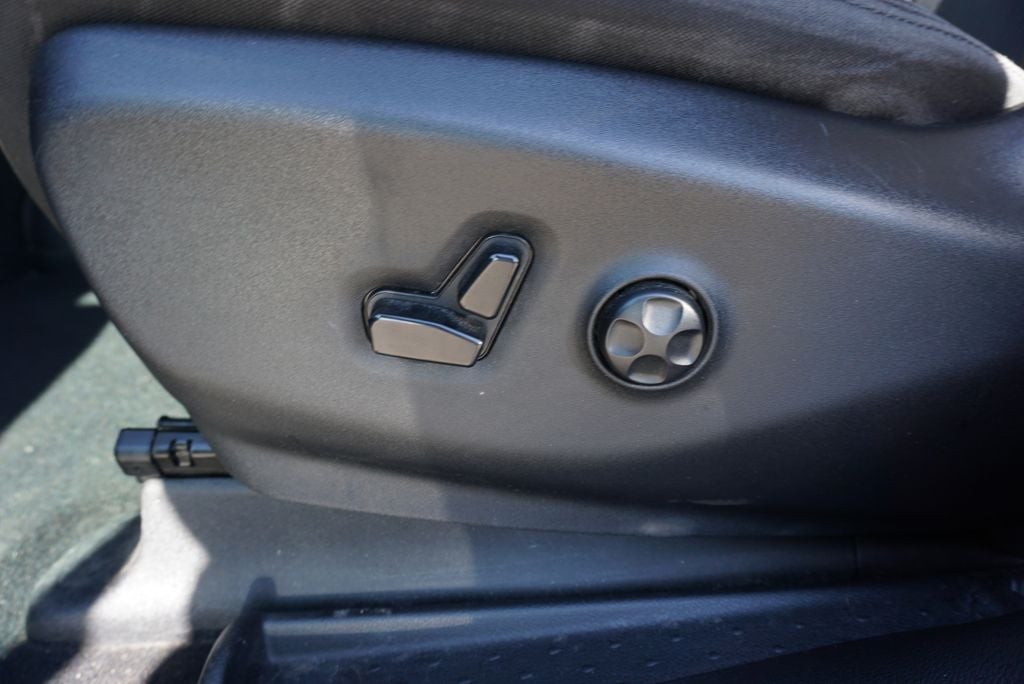 2020 Chrysler Pacifica Touring 3rd row seat
