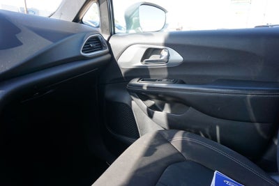 2020 Chrysler Pacifica Touring 3rd row seat