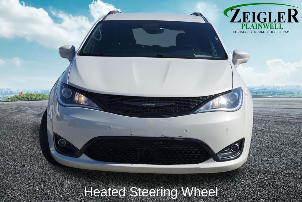 2020 Chrysler Pacifica Touring 3rd row seat