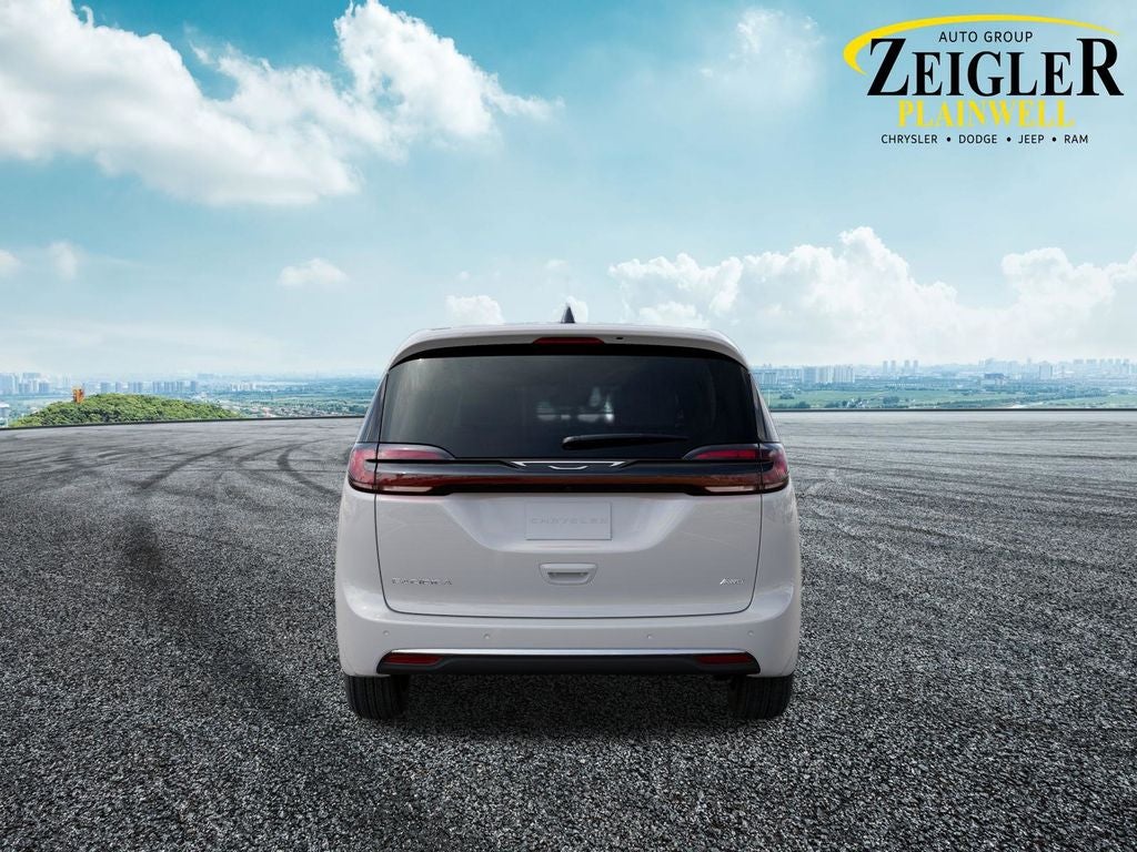 2027 Chrysler Pacifica Select AWD