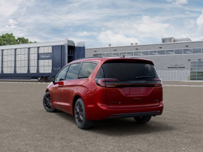 2027 Chrysler Pacifica Limited AWD