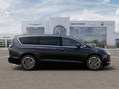 2027 Chrysler Pacifica Limited AWD