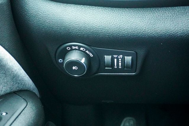 2023 Jeep Compass Latitude LEATHER HEATED SEATS