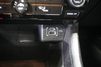 2023 Jeep Compass Latitude Lux Apple CarPlay/Android Auto