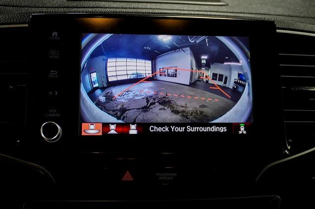 2022 Honda Ridgeline Black Edition Power moonroof & Navigation System