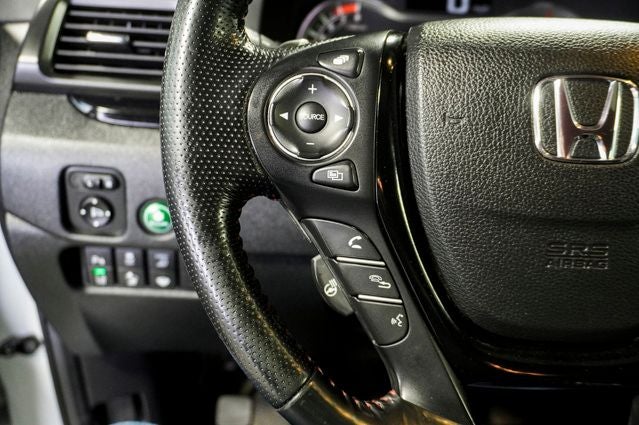 2022 Honda Ridgeline Black Edition Power moonroof & Navigation System