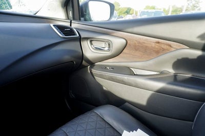 2023 Nissan Murano Platinum Power moonroof & Navigation System