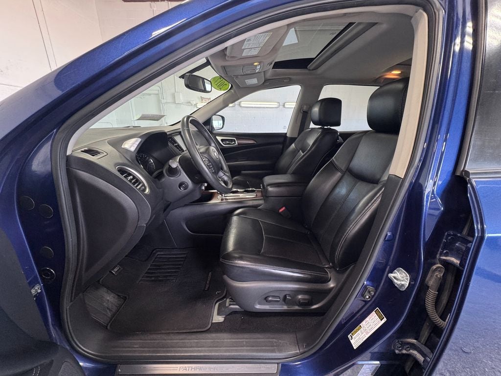 2017 Nissan Pathfinder Platinum