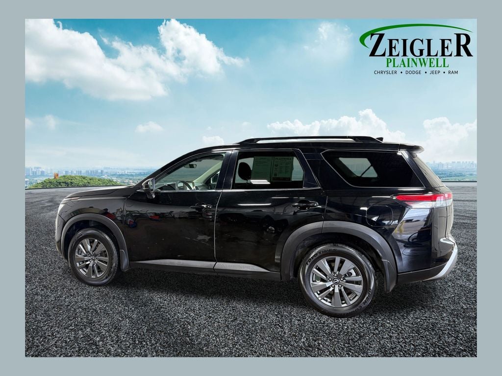 2024 Nissan Pathfinder SV